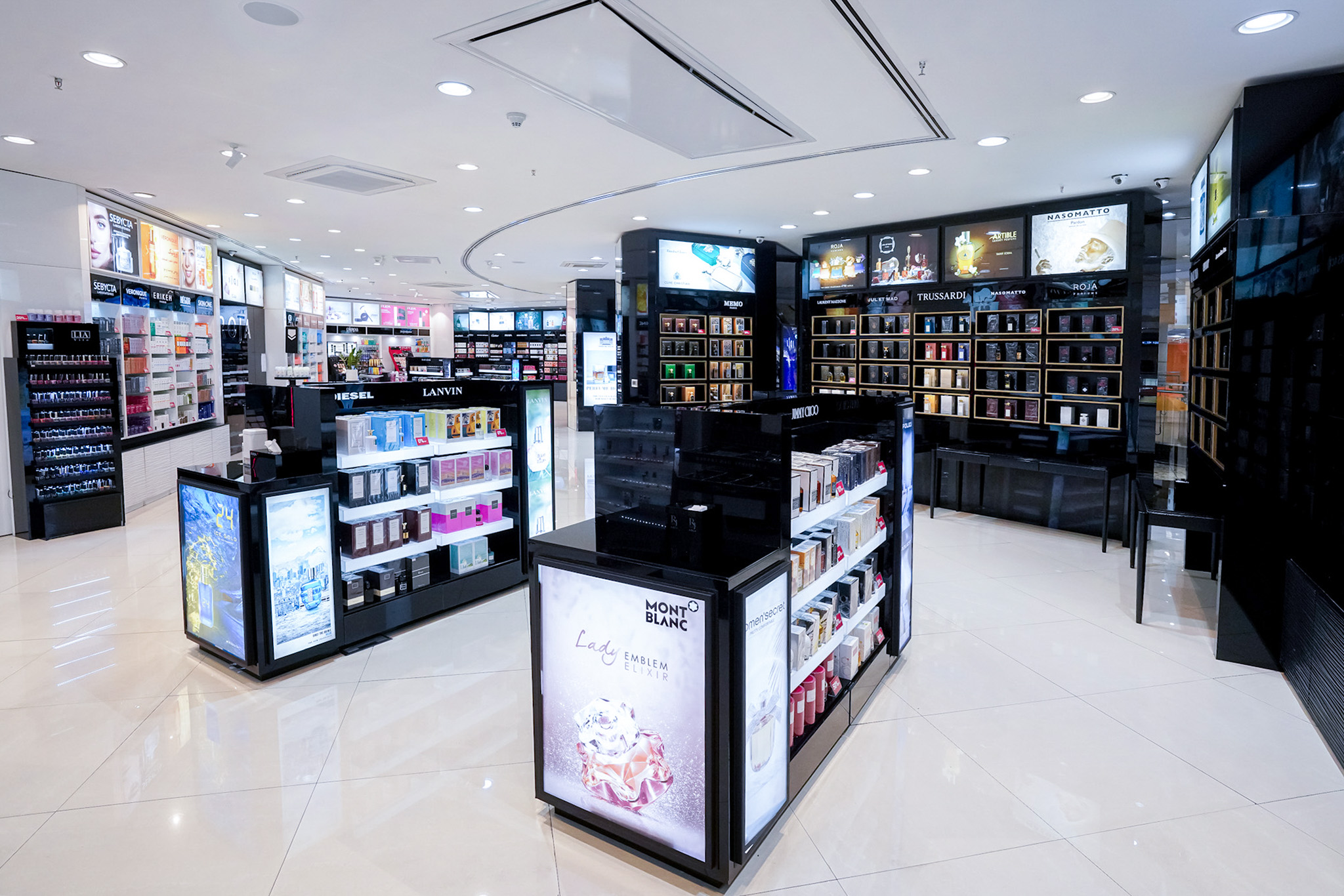 چگونه بهترین تأمین‌کنندگان آرایش و بهداشتی را برای گالری، داروخانه یا سالن انتخاب کنیم؟